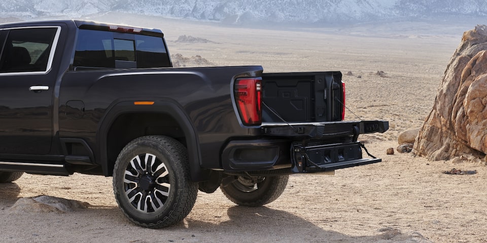 The Multipro Tailgate of the Sierra HD AT4 with a View of the Desert