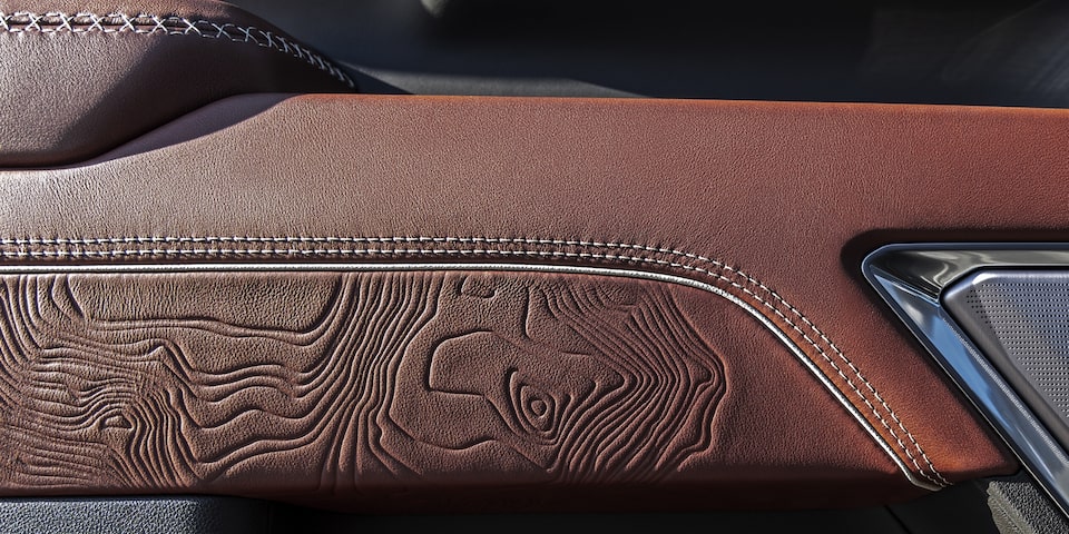 The Luxurious and Extremely Detailed Interior Accents of the Sierra HD Denali