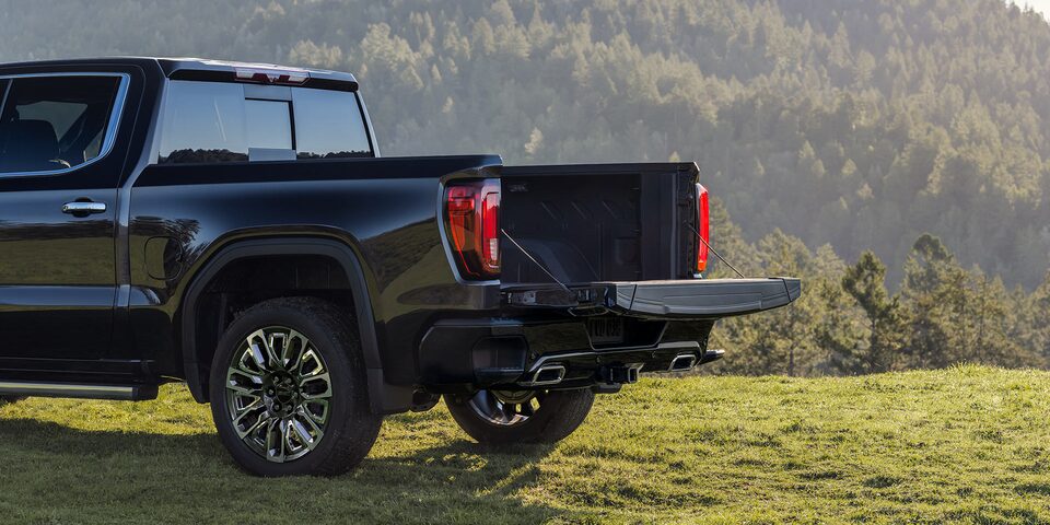 Exterior Side View of the 2024 GMC Sierra 1500 MultiPro Tailgate