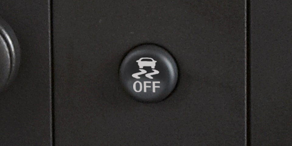 Close-Up on the GMC Savana Passenger Stavilitrak Button