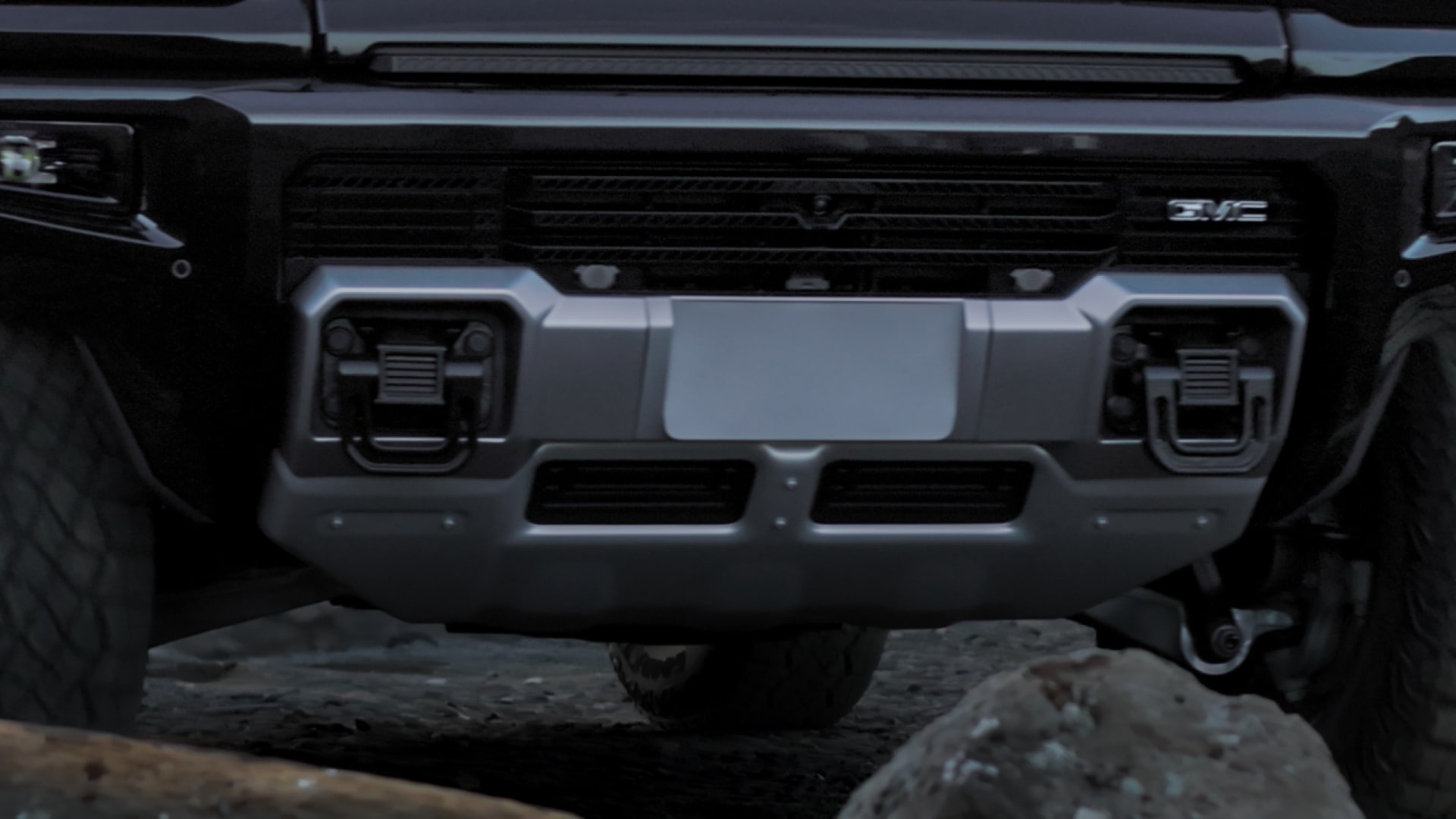 integrated d ring recovery hooks on the 2025 Hummer EV pickup