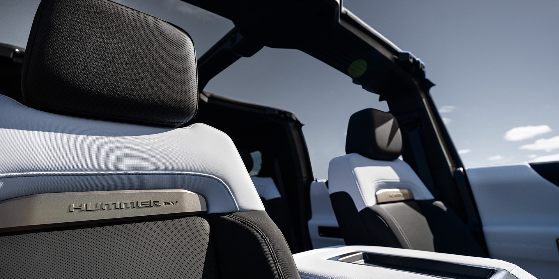 2025 Hummer EV Pick-Up white and black interior