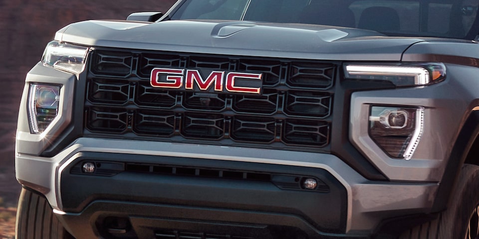 Close-up of the 2025 GMC Canyon's Grille and LED Lighting