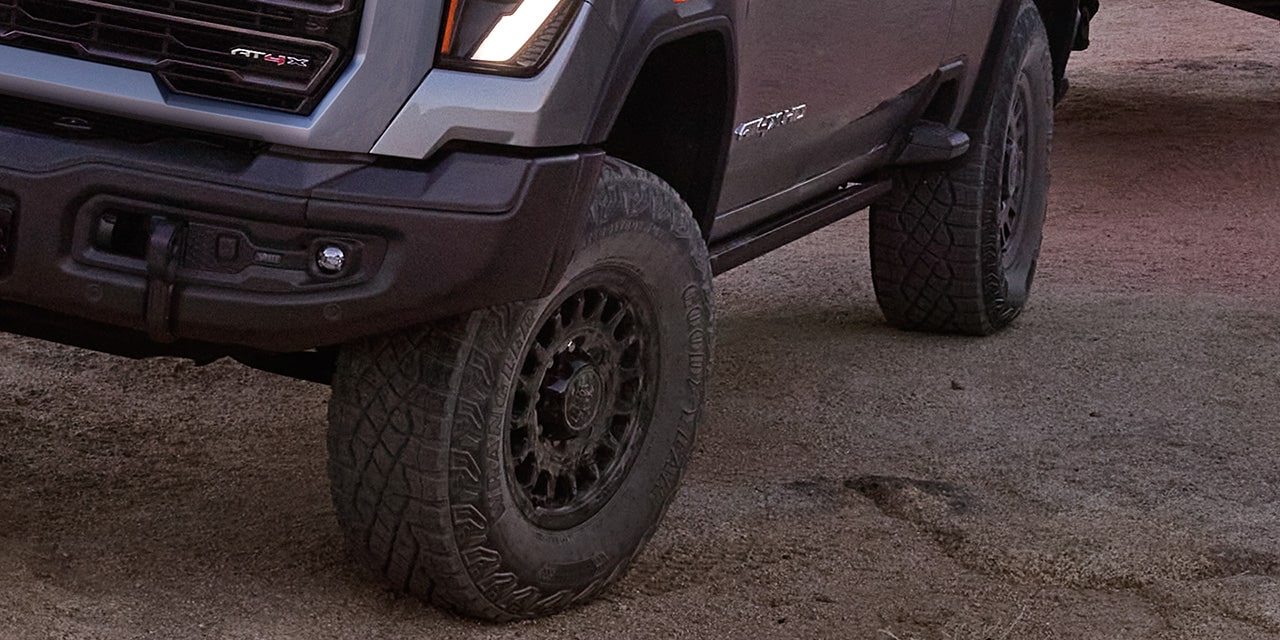 Close-up of the 18 Inch Salta Wheel on a 2026 GMC Sierra HD AT4X AEV Heavy Duty Off-Road Truck