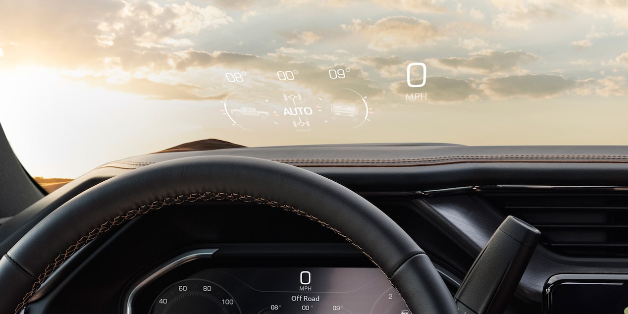 2026 GMC Sierra 2500HD AT4 – 15-inch multicolor head-up display
