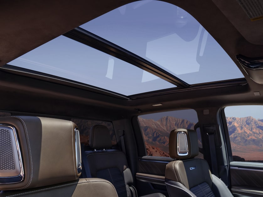 Panoramic sunroof in the 2027 Sierra 1500 AT4X