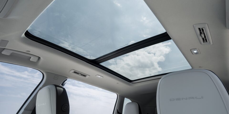 A Interior View of the 2024 GMC Acadia Denali Retractable Sunroof