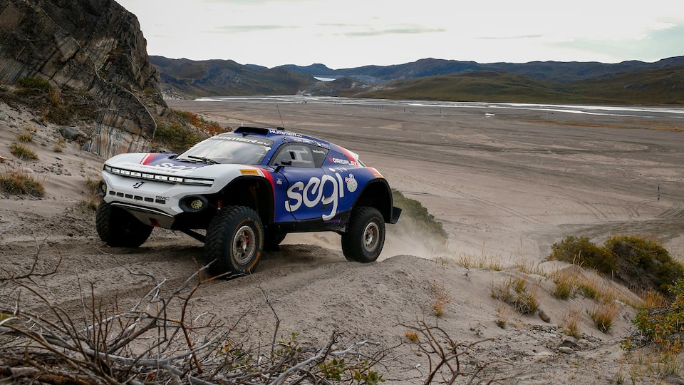No.99 SEGI TV GMC HUMMER EV.R Driving Up Hill
