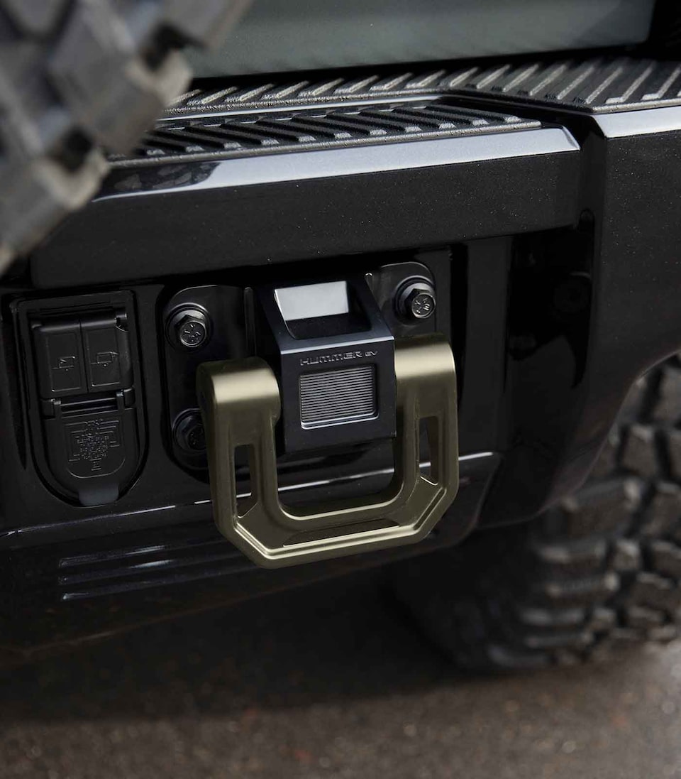 2021 HUMMER EV Electric Truck emblem close up