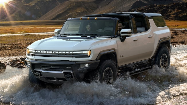 2022 GMC HUMMER EV Electric Truck infinity roof open interior view