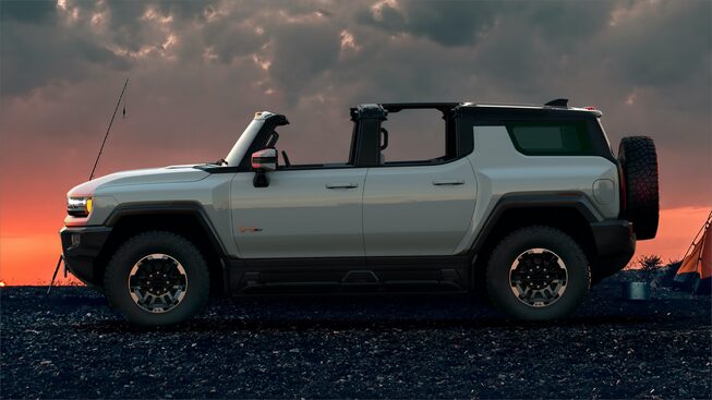 2022 GMC HUMMER EV Electric Truck infinity roof open interior view
