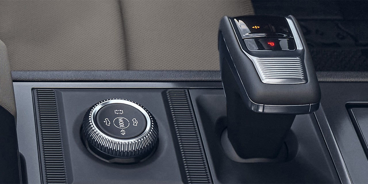 Close-up of the Interior Dial for the Selectable Drive Modes in the 2026 HUMMER EV