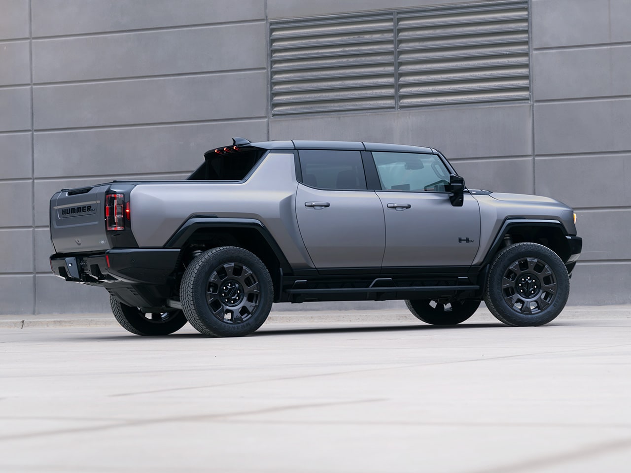 Profile View of the 2026 GMC HUMMER EV Pickup Truck