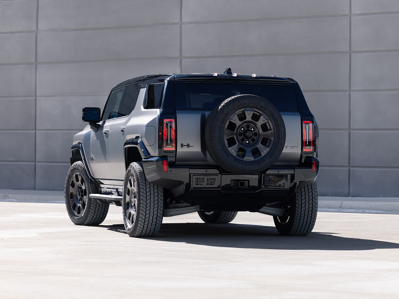 Rear Three-Quarters View of the 2025 GMC HUMMER EV SUV