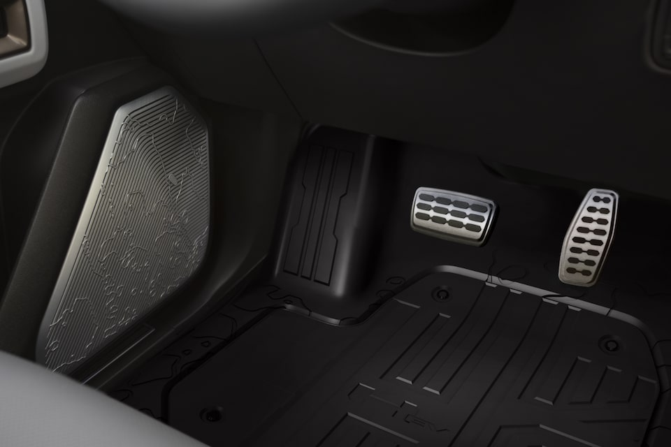 The Impressive Technology of the Hummer EV SUV One-Pedal Driving Feature 